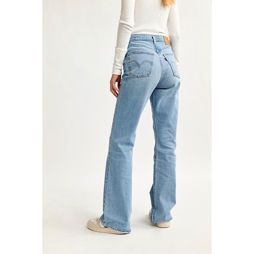 Levi’s Ribcage Bootcut Jeans